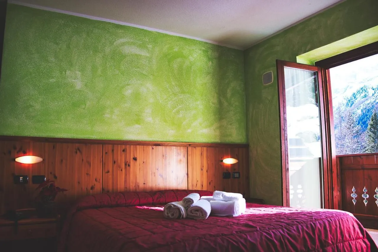 Hotel Gembro Chiesa in Valmalenco 3*,  Italia